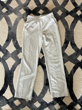 Lululemon Softstreme Light Gray Pull-On Lounge Pants - Size 4